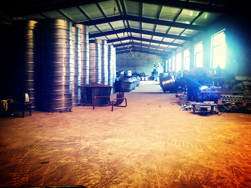 整潔有序車間體現(xiàn)小型攪拌機(jī)廠家生產(chǎn)車間規(guī)范秩序--河北東圣吊索具制造有限公司--小型攪拌機(jī)|石材夾具|液壓堆高車|手動(dòng)叉車 整潔有序車間體現(xiàn)小型攪拌機(jī)廠家生產(chǎn)車間規(guī)范秩序--河北東圣吊索具制造有限公司--小型攪拌機(jī)|石材夾具|液壓堆高車|手動(dòng)叉車