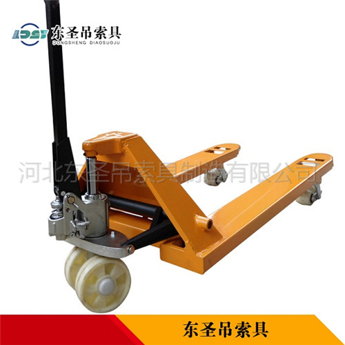 手動(dòng)液壓叉車搬運(yùn)車產(chǎn)品背面展示--河北東圣吊索具制造有限公司--小型攪拌機(jī)|石材夾具|液壓堆高車|手動(dòng)叉車 手動(dòng)液壓叉車搬運(yùn)車產(chǎn)品背面展示--河北東圣吊索具制造有限公司--小型攪拌機(jī)|石材夾具|液壓堆高車|手動(dòng)叉車