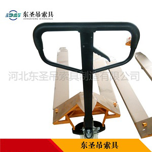 地牛搬運(yùn)叉車--河北東圣吊索具制造有限公司--手動叉車|液壓堆高車|小型攪拌機(jī)|石材夾具 地牛搬運(yùn)叉車--河北東圣吊索具制造有限公司--手動叉車|液壓堆高車|小型攪拌機(jī)|石材夾具