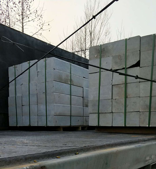 3噸液壓堆高車裝車現(xiàn)場--河北東圣吊索具制造有限公司--液壓堆高車|手動叉車|小型攪拌機|石材夾具 3噸液壓堆高車裝車現(xiàn)場--河北東圣吊索具制造有限公司--液壓堆高車|手動叉車|小型攪拌機|石材夾具